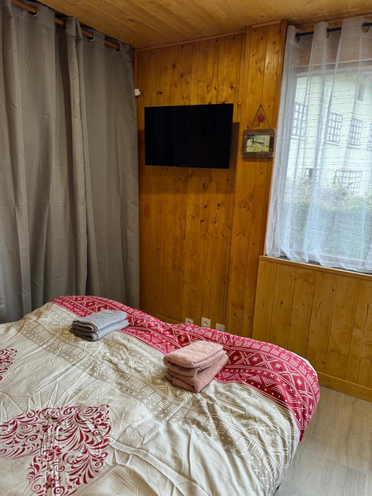 Apparemment Cosy Style Savoyard Apartment Bourg-Saint-Maurice Ngoại thất bức ảnh
